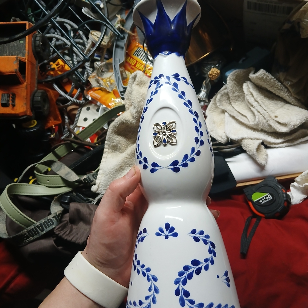 NEW EMPTY CLASE AZUL TEQUILA REPOSADO BOTTLE 750ML HAND PAINTED DECORATION